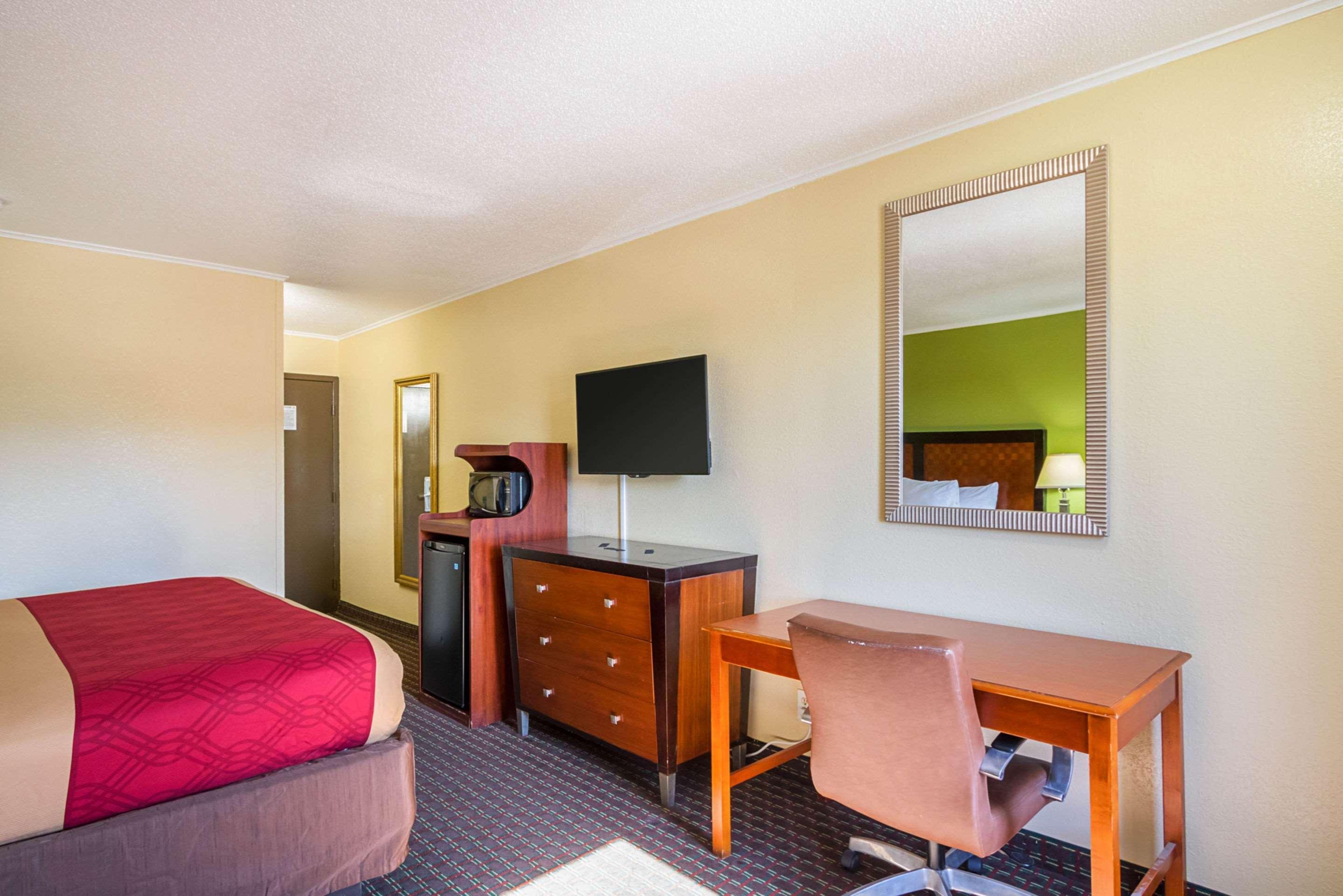 Econo Lodge Savannah Eksteriør bilde