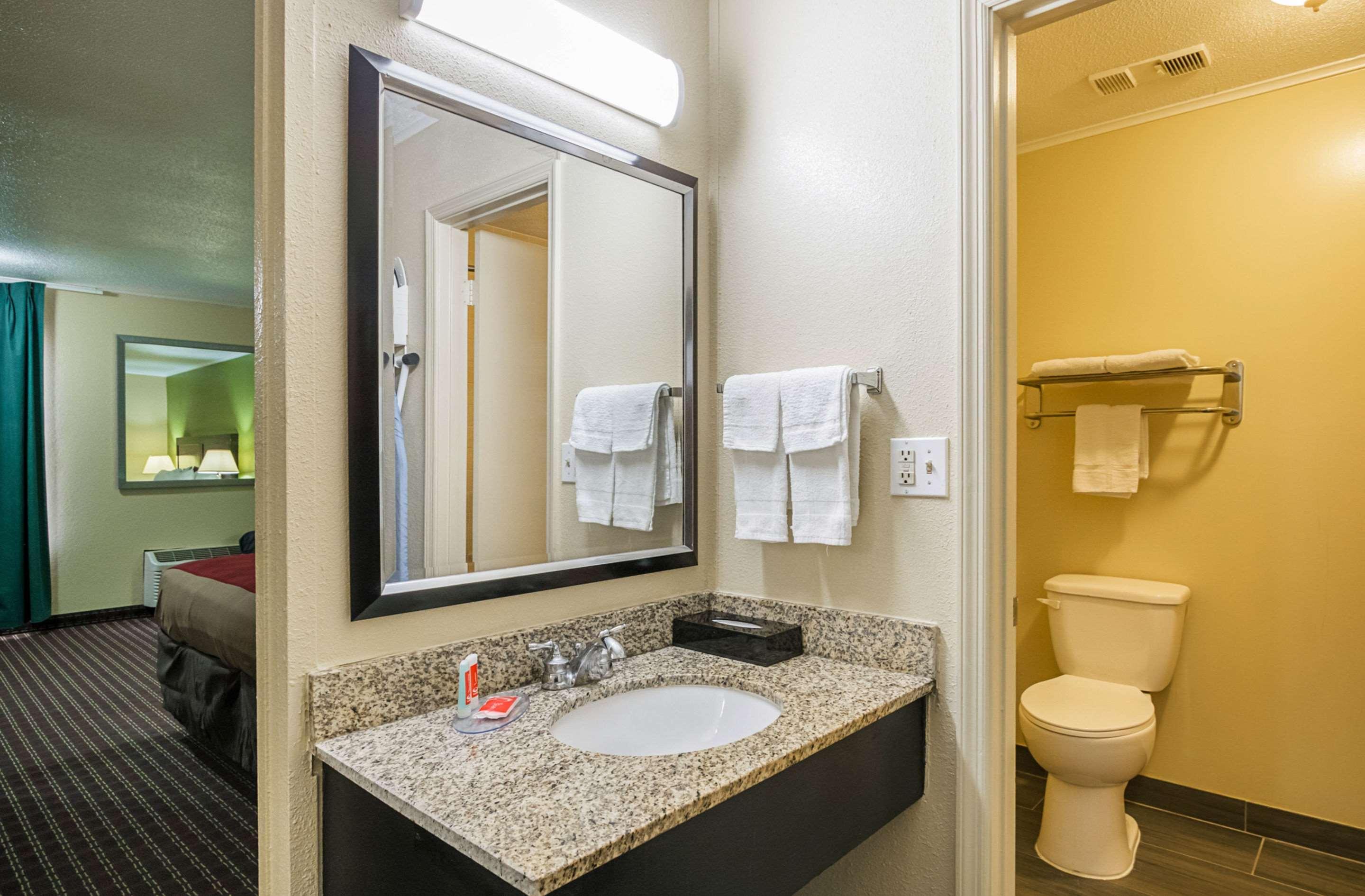 Econo Lodge Savannah Eksteriør bilde